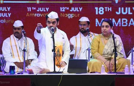 राहुल देशपांडे की ‘अभंगवारी’ ने शन्मुखानंद हॉल को भक्तिरस से सराबोर किया